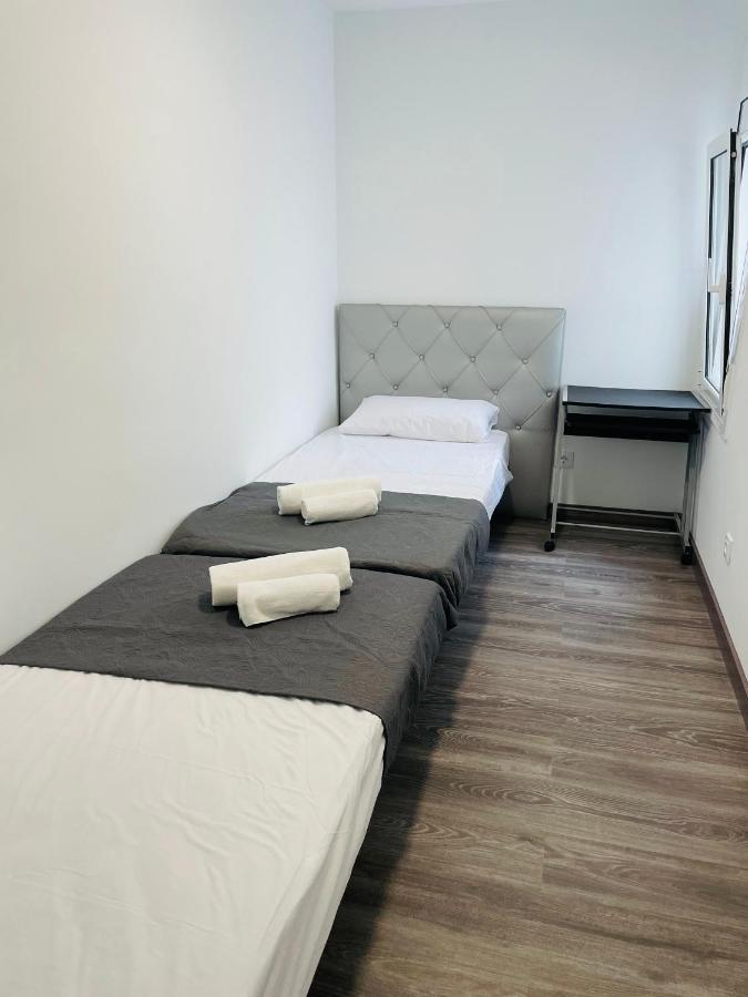 Barca 5 New Beach Apartment Sant Adrià de Besòs Eksteriør billede