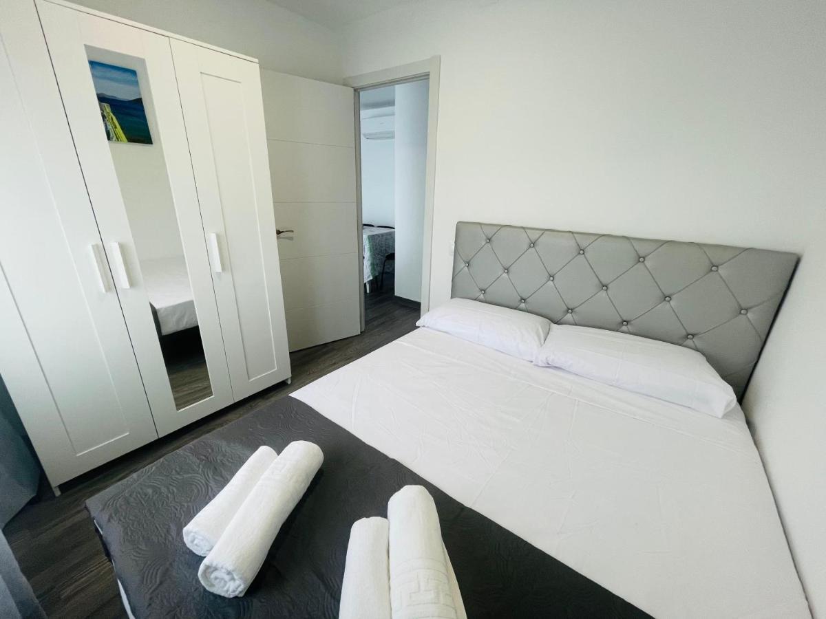 Barca 5 New Beach Apartment Sant Adrià de Besòs Eksteriør billede
