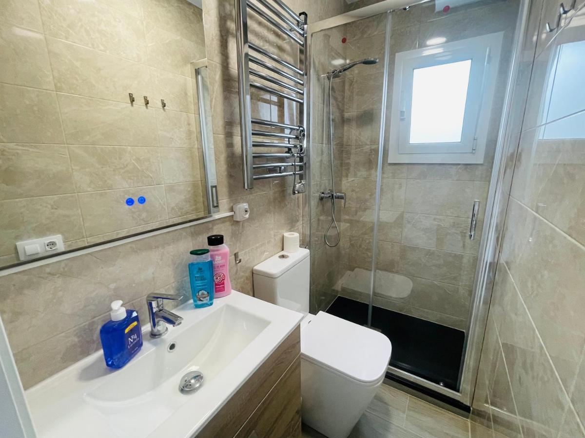 Barca 5 New Beach Apartment Sant Adrià de Besòs Eksteriør billede
