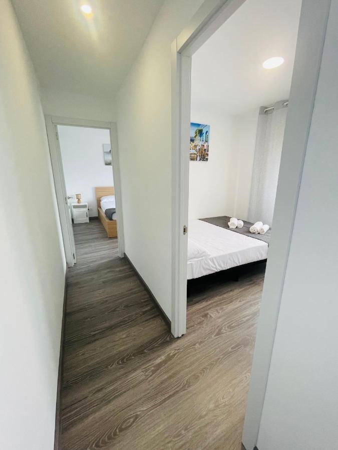 Barca 5 New Beach Apartment Sant Adrià de Besòs Eksteriør billede