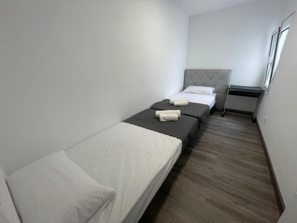 Barca 5 New Beach Apartment Sant Adrià de Besòs Eksteriør billede